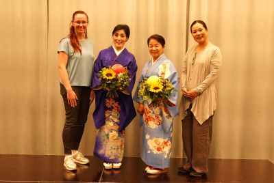 v.l.n.r.: Dr. Anna-Victoria Bognár (Leiterin der vhs Gerlingen), Sayuri Unou (Tanzkunst Jiutamai), Yaeko Sokei Heinisch (Chanoyu-Teezeremonie) und Hitomi Villiger (Japanisches Honorarkonsulat)